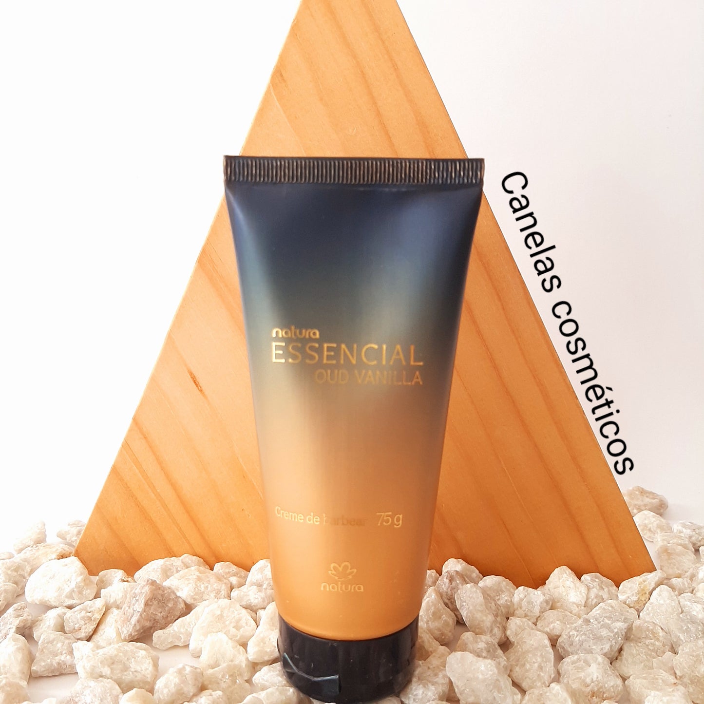 CREMA PARA AFEITAR ESSENCIAL OUD VAINILLA 75ml