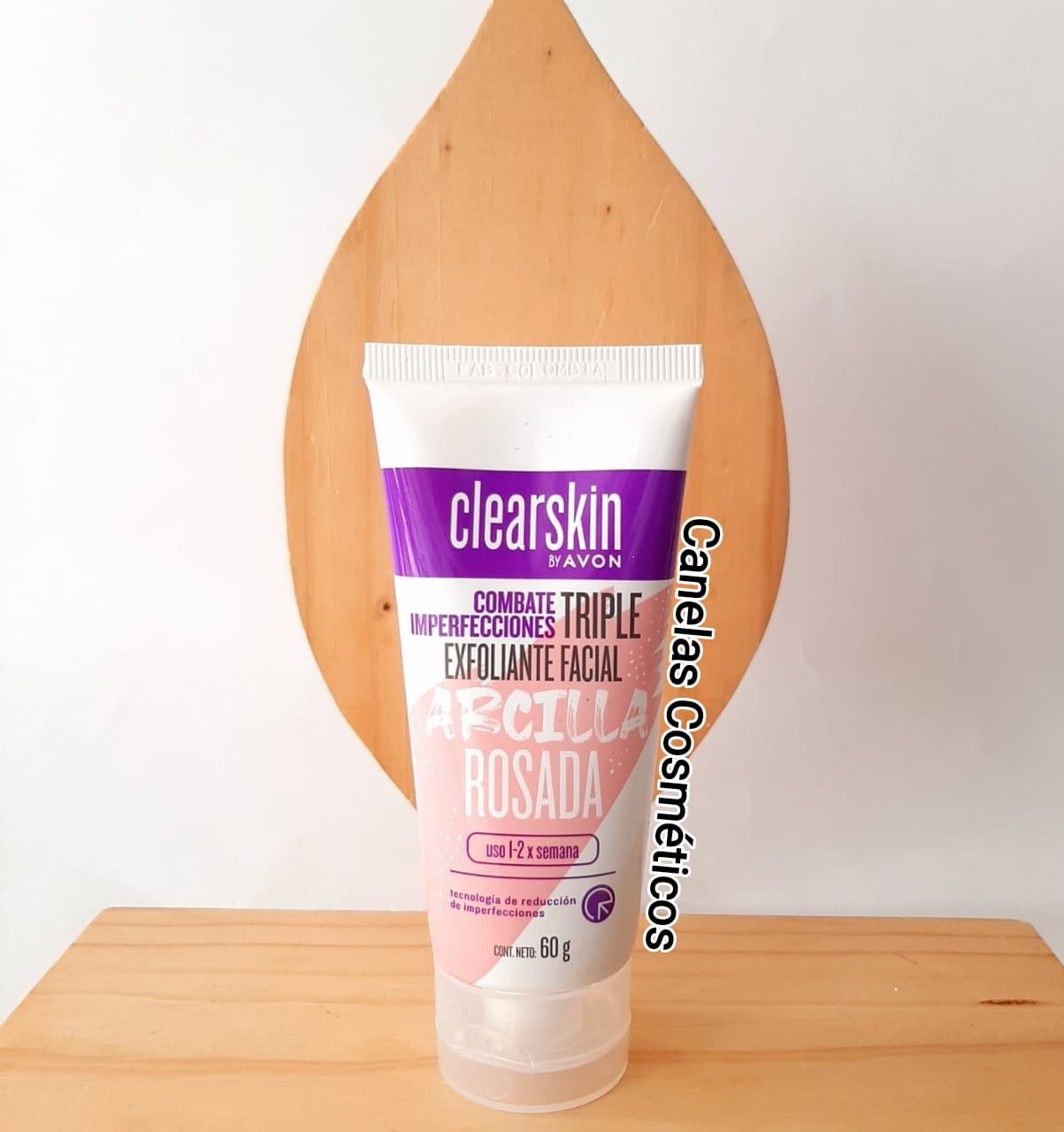 TRIPLE EXFOLIANTE FACIAL ARCILLA ROSADA CLEARSKIN AVON 60g